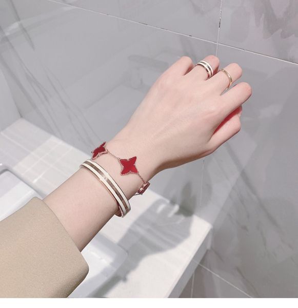 designer vans cleef bracelet clover bracelet jewelry for women cleef love charm bracelets gifts wholesale christmas present send your girlfr, Golden;silver
designer vans cleef bracelet clover bracelet jewelry for women cleef love charm bracelets gifts wholesale christmas present send your girlfr, Golden;silver
