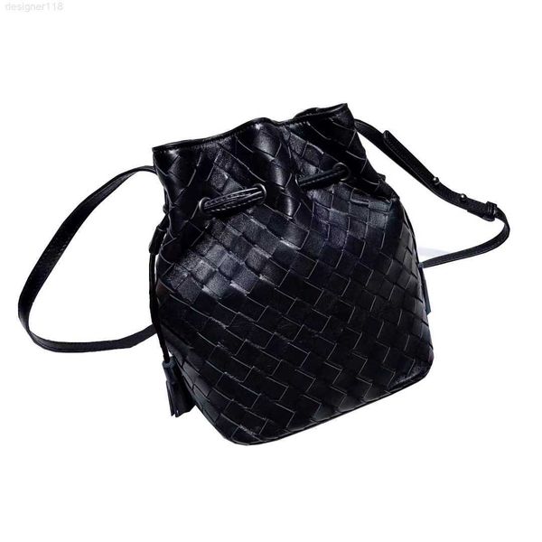tik tok popular 2022 fashion drawstring woven mini bucket bag leather sheepskin one-shoulder messenger tassel handbag
tik tok popular 2022 fashion drawstring woven mini bucket bag leather sheepskin one-shoulder messenger tassel handbag
