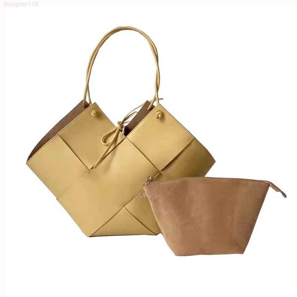 soft cowhide woven armpit bag female high-end western style french lazy large-capacity flower basket single shoulder handbag
soft cowhide woven armpit bag female high-end western style french lazy large-capacity flower basket single shoulder handbag