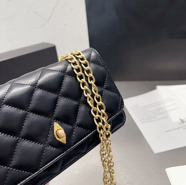 fashion designer shoulder bag delicate leather shopping bags lady embossing totes bag womens crossbody evening purse casual wallets
fashion designer shoulder bag delicate leather shopping bags lady embossing totes bag womens crossbody evening purse casual wallets