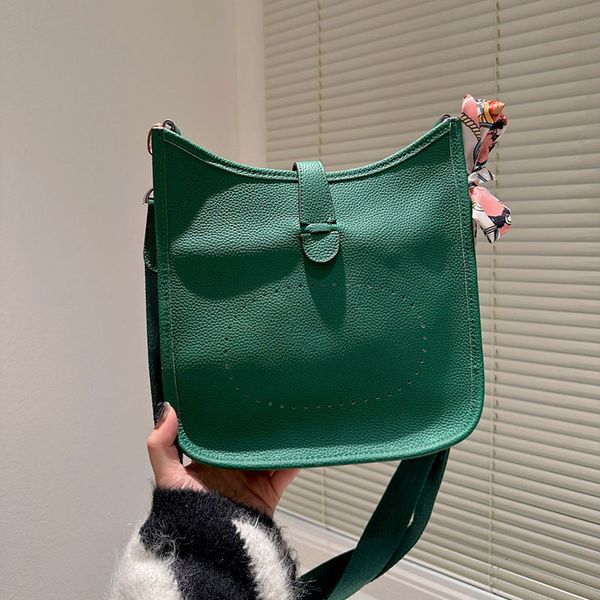 shoulder bags cross body bag mobile phone bags women handbag purse plain letter genuine leather fashion flap wallet perforated removable can
shoulder bags cross body bag mobile phone bags women handbag purse plain letter genuine leather fashion flap wallet perforated removable can