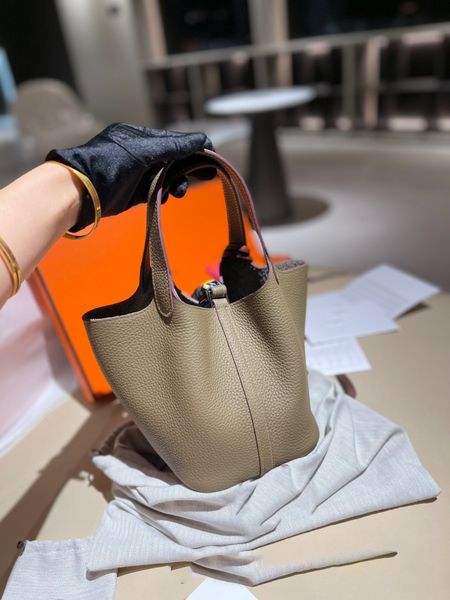 picotin lock bag bolide bucket 5a quality fashion one shoulder tote luxury designer female brand leather large capacity cvn o51x
picotin lock bag bolide bucket 5a quality fashion one shoulder tote luxury designer female brand leather large capacity cvn o51x