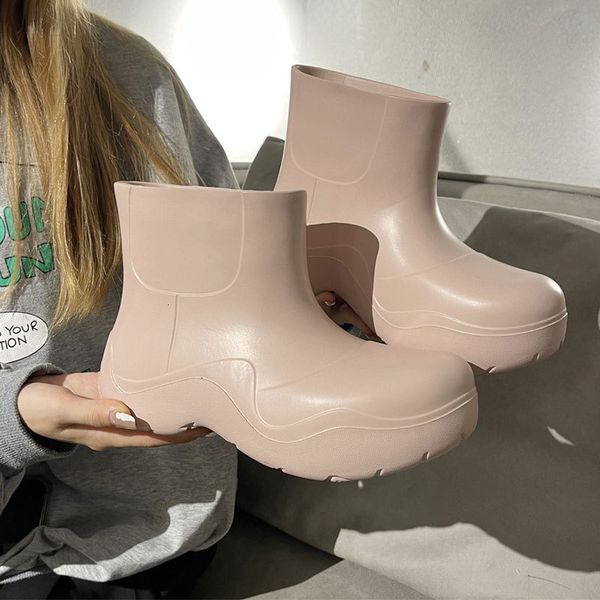 rain boots luxury women rubber ladies walking waterproof ankle casual thick bottom short boot de mujer 230114, Black;red
rain boots luxury women rubber ladies walking waterproof ankle casual thick bottom short boot de mujer 230114, Black;red