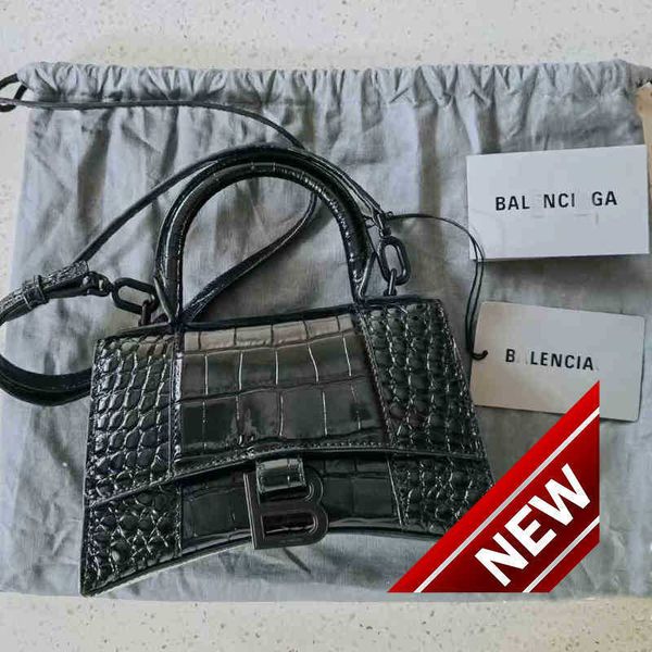 designer luxury womens bag balencigas handbag b-shaped paris single shoulder messenger fashion square gift shoulder oblique span versatile h
designer luxury womens bag balencigas handbag b-shaped paris single shoulder messenger fashion square gift shoulder oblique span versatile h