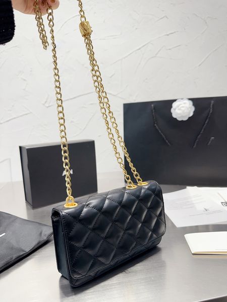 metal chain fashion one shoulder bag luxury designer handbag retro ringer crossbody bag clamshell design purse luxury bag small golden ball
metal chain fashion one shoulder bag luxury designer handbag retro ringer crossbody bag clamshell design purse luxury bag small golden ball