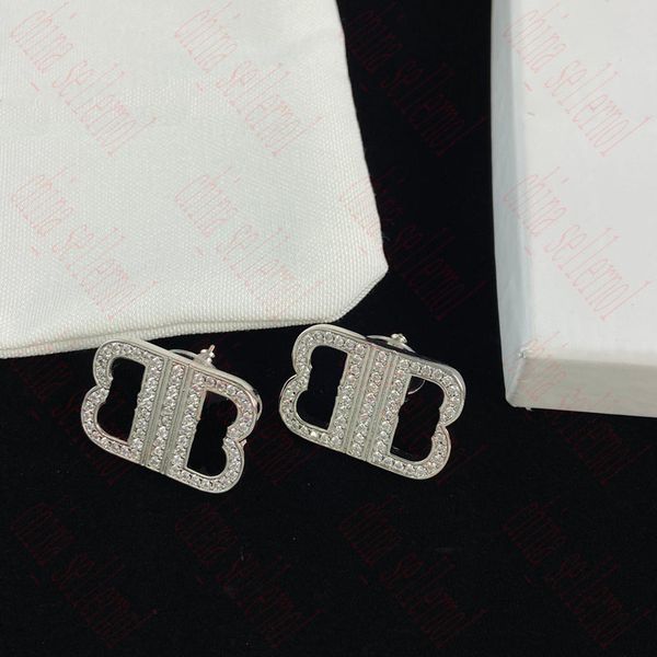 stud earstuds are full of diamonds, fashionable and versatile clothes, necklaces, earrings, brooches, three-in-one, Golden;silver
stud earstuds are full of diamonds, fashionable and versatile clothes, necklaces, earrings, brooches, three-in-one, Golden;silver