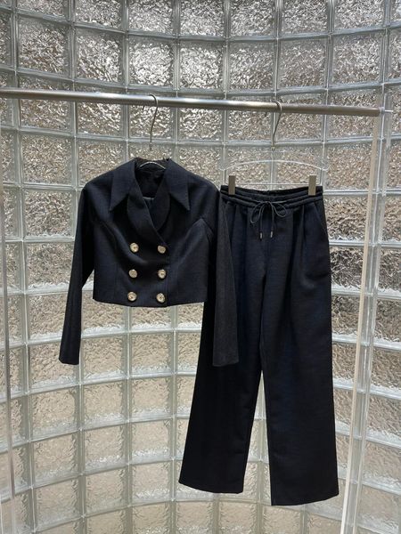 22 autumn and winter new style lapel double row metal buckle short coat suit, White
22 autumn and winter new style lapel double row metal buckle short coat suit, White