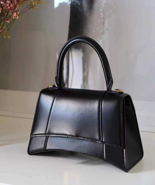 lady tote hourglass bag 5a quality shoulder bags handbag
lady tote hourglass bag 5a quality shoulder bags handbag