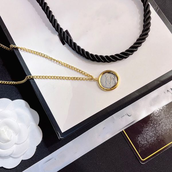 18k gold plated luxury brand designer round pendants necklaces stainless steel c-letter choker pendant necklace chain jewelry accessories gi, Silver
18k gold plated luxury brand designer round pendants necklaces stainless steel c-letter choker pendant necklace chain jewelry accessories gi, Silver