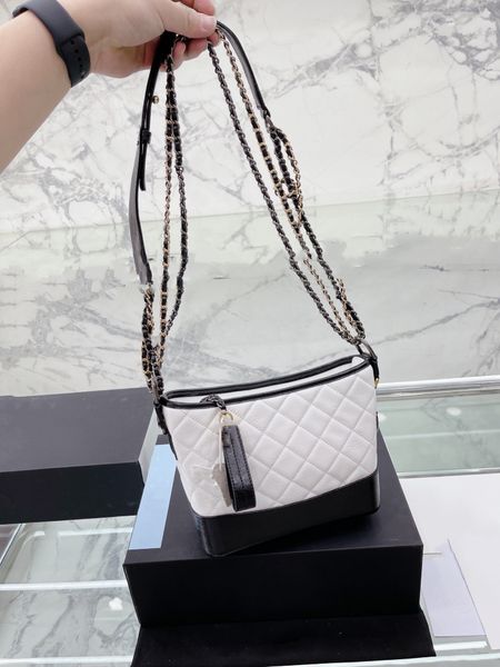 luxury handbag tote bag zipper purse brand designer bag women shoulder bag fashion crossbody bag shopping chain casual bucket bag
luxury handbag tote bag zipper purse brand designer bag women shoulder bag fashion crossbody bag shopping chain casual bucket bag
