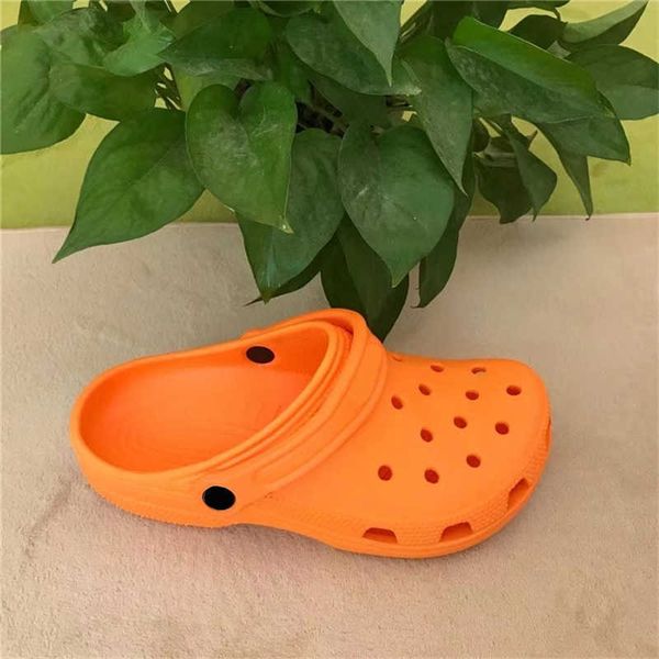 2023 children slippers designer kids shoes boys and girls breathable flat bottomed casual hole shoes, Black
2023 children slippers designer kids shoes boys and girls breathable flat bottomed casual hole shoes, Black