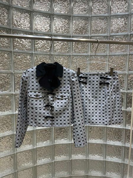 2022 early autumn new short suit short skirt suit, White