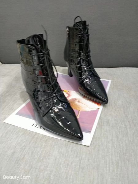pointed high heel short boots fashion leather boots cowhide embossed upper pigskin lining or velvet lining classic comfort side zipper bindi, Black
pointed high heel short boots fashion leather boots cowhide embossed upper pigskin lining or velvet lining classic comfort side zipper bindi, Black