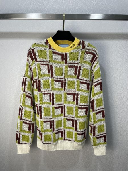 jacquard pattern retro fashionable version of the invincible yarn knitted cardigan, White;black
jacquard pattern retro fashionable version of the invincible yarn knitted cardigan, White;black