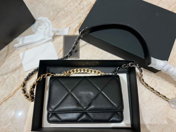 women bag luxury handbag designer bag fashion new shoulder bag crossbody bag chain bag black clamshell design purse classic logo
women bag luxury handbag designer bag fashion new shoulder bag crossbody bag chain bag black clamshell design purse classic logo