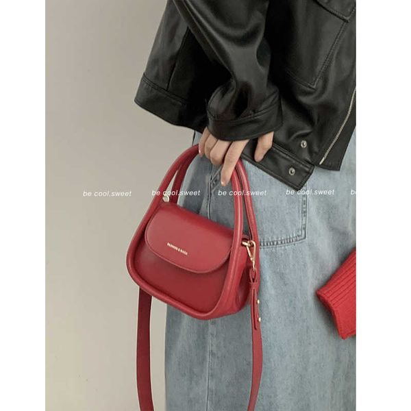 evening bag women's niche high sense handbag 2022 new simple small square fashion versatile one shoulder messenger 0805
evening bag women's niche high sense handbag 2022 new simple small square fashion versatile one shoulder messenger 0805