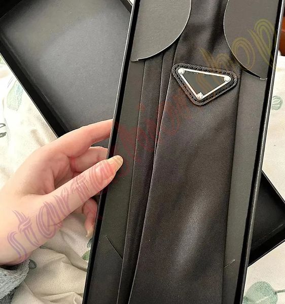 p classic fashion tie designer design men & women inverted triangle geometric letter suit ties luxury business silk tie party wedding scarf, Blue;purple
p classic fashion tie designer design men & women inverted triangle geometric letter suit ties luxury business silk tie party wedding scarf, Blue;purple