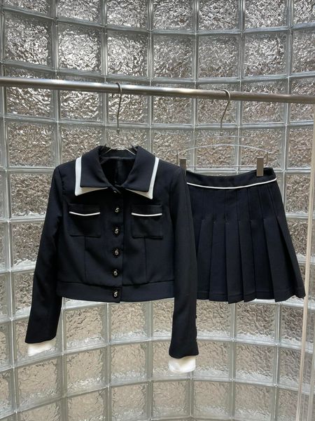 2022 autumn and winter new fashion elegant temperament polo color contrast set, White
2022 autumn and winter new fashion elegant temperament polo color contrast set, White