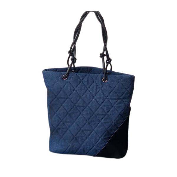 designers bags women luxurys handbag crossbody bag shoulder lady wallet simple versatile letter solid leather postman handbags small fragran
designers bags women luxurys handbag crossbody bag shoulder lady wallet simple versatile letter solid leather postman handbags small fragran
