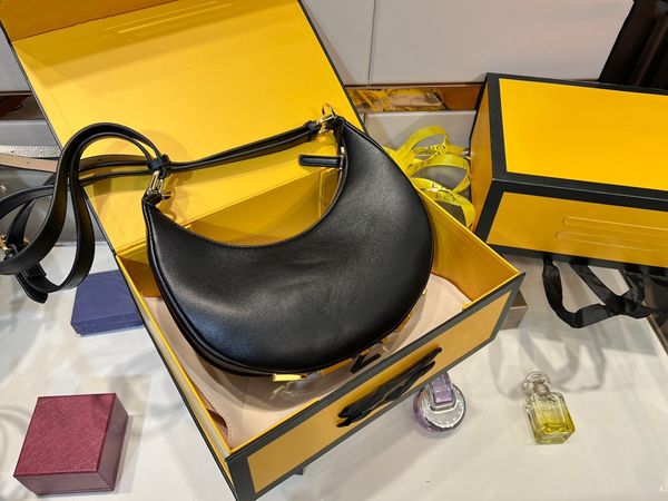 metal logo fashion underarm bag 2023 luxury one shoulder bag handbag brand designer bag half moon design zipper purse 5a quality
metal logo fashion underarm bag 2023 luxury one shoulder bag handbag brand designer bag half moon design zipper purse 5a quality