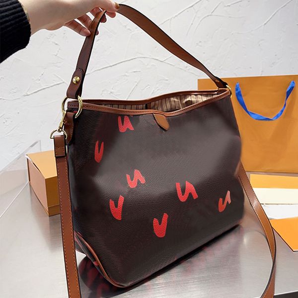graffiti letters totes bag women cowide handbags printed shopping bag genuine leather print pattern large capacity shoulder bags leathers ha
graffiti letters totes bag women cowide handbags printed shopping bag genuine leather print pattern large capacity shoulder bags leathers ha