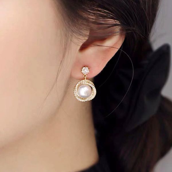 freshwater pearl earrings crystal flower ear studs lady/girl fashion jewelr gift box, Golden;silver
freshwater pearl earrings crystal flower ear studs lady/girl fashion jewelr gift box, Golden;silver
