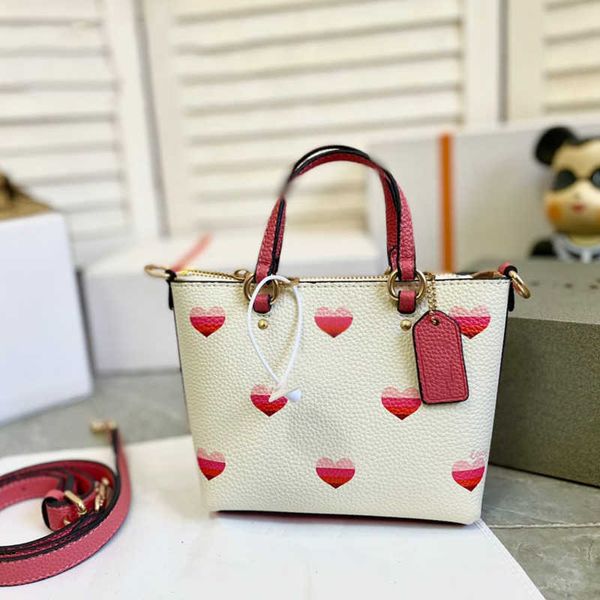 totes love pattern tote bag luxurys designer bag elegant heart women designers tote handbag woman leather shoulder bags crossbody bags purse
totes love pattern tote bag luxurys designer bag elegant heart women designers tote handbag woman leather shoulder bags crossbody bags purse