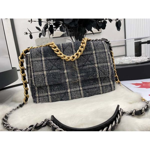 luxury brand handbags fashion women shoulder bag classic crossbody bags shoulder bag magnetic hasp emblem clutch wallets womens designer acc
luxury brand handbags fashion women shoulder bag classic crossbody bags shoulder bag magnetic hasp emblem clutch wallets womens designer acc
