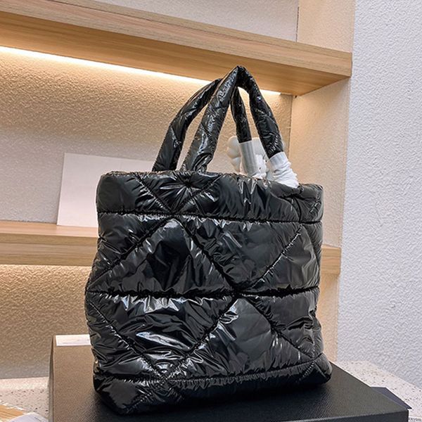padded tote bag genuine leather handbag quilted motif triangle shopper bags large capacity embossed fashion letter internal zipper pocket so
padded tote bag genuine leather handbag quilted motif triangle shopper bags large capacity embossed fashion letter internal zipper pocket so