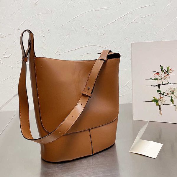 shoulder bags designer bags bucket bag women leather luxurys handbags vintage splicing large crossbody bag purses 230116
shoulder bags designer bags bucket bag women leather luxurys handbags vintage splicing large crossbody bag purses 230116