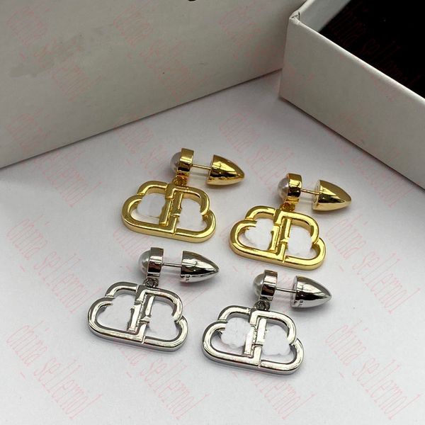 stud gold-plated and silver-plated fashionable and simple outdoor travel gifts for designer brands, Golden;silver
stud gold-plated and silver-plated fashionable and simple outdoor travel gifts for designer brands, Golden;silver