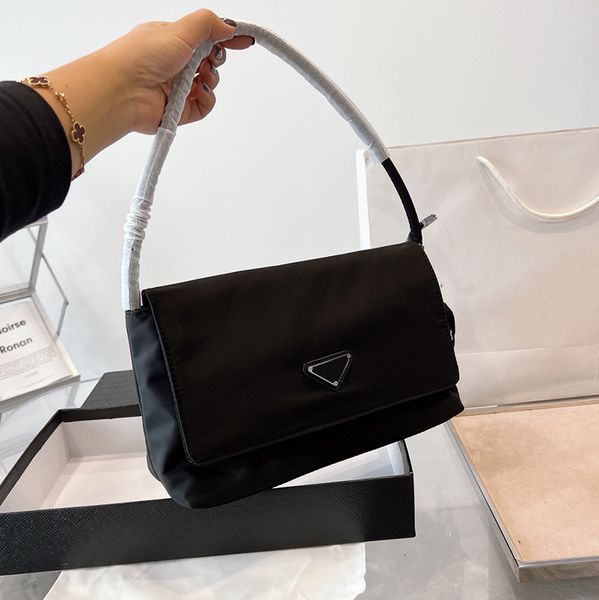 luxurys handbags designer bags balck shoulder crossbody bag classic canvas tote bag fashion women hand bags brand flip messenger handbag lad
luxurys handbags designer bags balck shoulder crossbody bag classic canvas tote bag fashion women hand bags brand flip messenger handbag lad