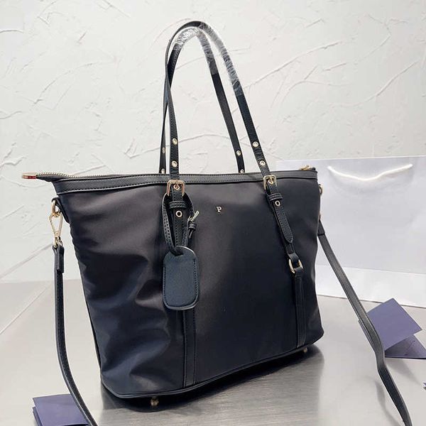 the tote bag large luxurys handbags designer totes purse fashion solid color shoulder bags travel work bag women shopper handbag wallet 2301
the tote bag large luxurys handbags designer totes purse fashion solid color shoulder bags travel work bag women shopper handbag wallet 2301