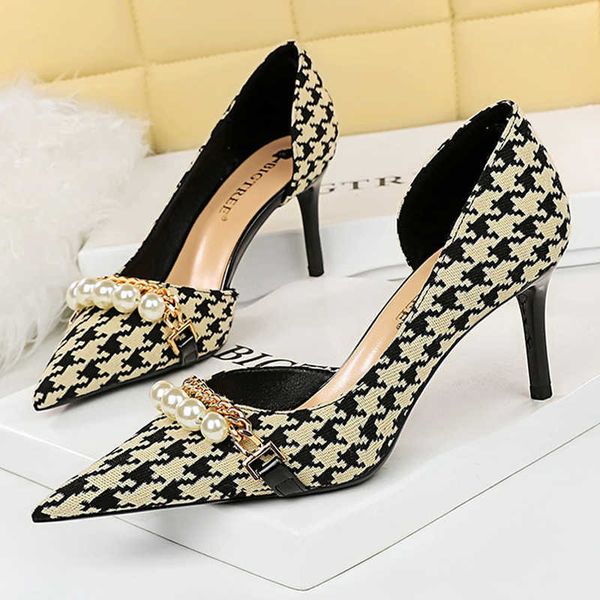 dress shoes shoes quality kitten heels metal chain pearl women pumps stilettos heels ladies shoes pointed high heels plus size 43 220117, Black
dress shoes shoes quality kitten heels metal chain pearl women pumps stilettos heels ladies shoes pointed high heels plus size 43 220117, Black