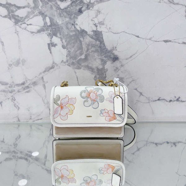 designer-handbags shoulder bags embroidery chain coabag little daisy messenger women designer bag fashion small square bag purse handbag
designer-handbags shoulder bags embroidery chain coabag little daisy messenger women designer bag fashion small square bag purse handbag
