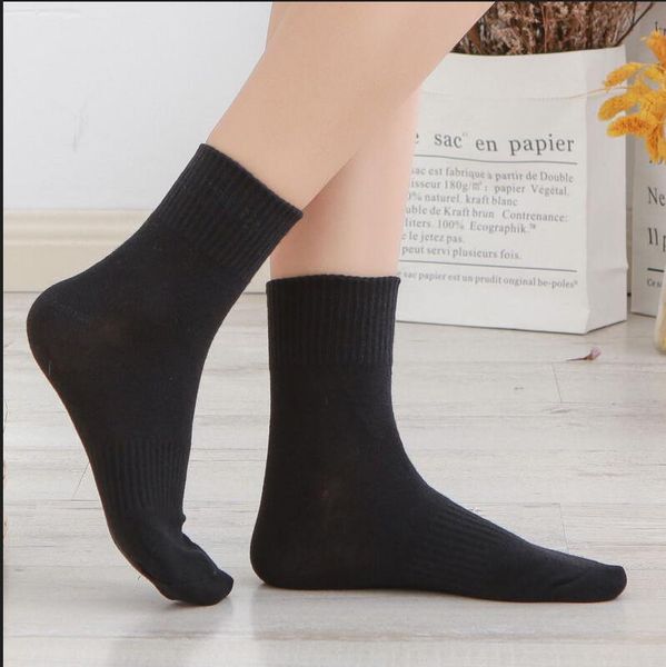 100% cotton socks men deodorant medium tube black and white student trend everything with spring and autumn style stockings 5 / box
100% cotton socks men deodorant medium tube black and white student trend everything with spring and autumn style stockings 5 / box