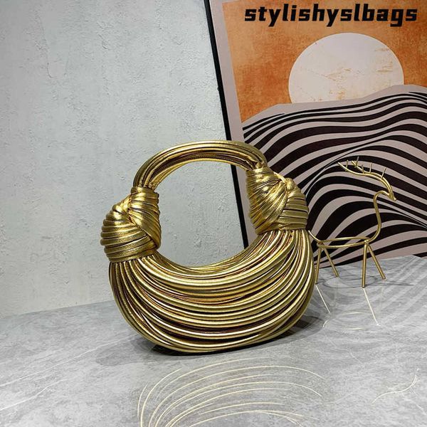 clutch bags 2023 new knotted bags designer bag jodie dumplings pull bread same style woven cloud bag imported water soft microfiber material
clutch bags 2023 new knotted bags designer bag jodie dumplings pull bread same style woven cloud bag imported water soft microfiber material