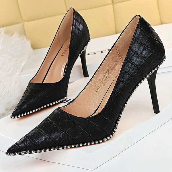 dress shoes shoes women 8 cm pumps women stiletto metal beads kitten heels women new party shoes quality heels large size 42 43 220117, Black
dress shoes shoes women 8 cm pumps women stiletto metal beads kitten heels women new party shoes quality heels large size 42 43 220117, Black