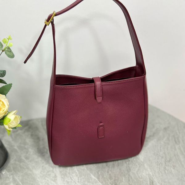 fashion bags designer handbags ladies handbags tote bag wholesale genuine leather crossbody bags for women versatile fashion bag
fashion bags designer handbags ladies handbags tote bag wholesale genuine leather crossbody bags for women versatile fashion bag