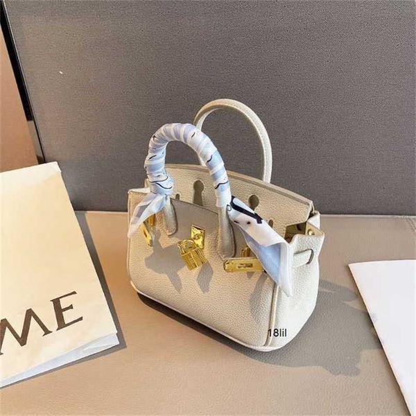designer bags birkin herme 5a this year cherry blossom powder small platinum bag highgrade womens new summer hand cross are popular
designer bags birkin herme 5a this year cherry blossom powder small platinum bag highgrade womens new summer hand cross are popular