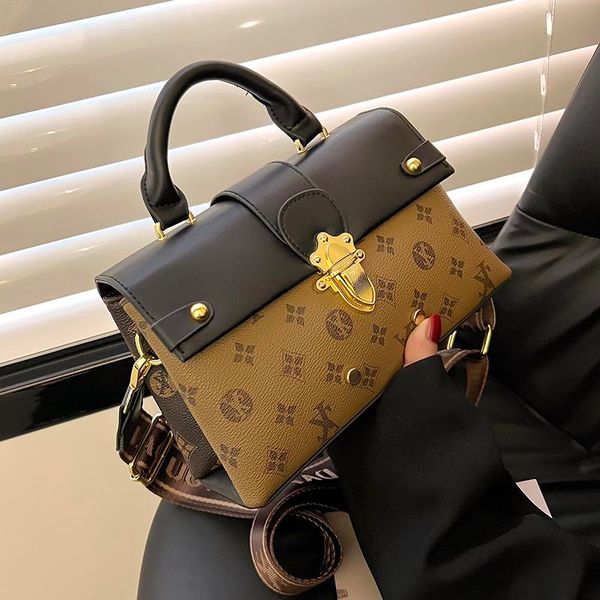 2023 designer fashion vintage printing small square bag classic european and american retro one-shoulder messenger crossbody bag
2023 designer fashion vintage printing small square bag classic european and american retro one-shoulder messenger crossbody bag