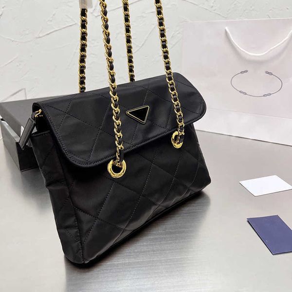 triangle designer bag womens handbag shoulder bags pbag designers crossbody bags chain tote bag luxuries purses wallet 230324
triangle designer bag womens handbag shoulder bags pbag designers crossbody bags chain tote bag luxuries purses wallet 230324