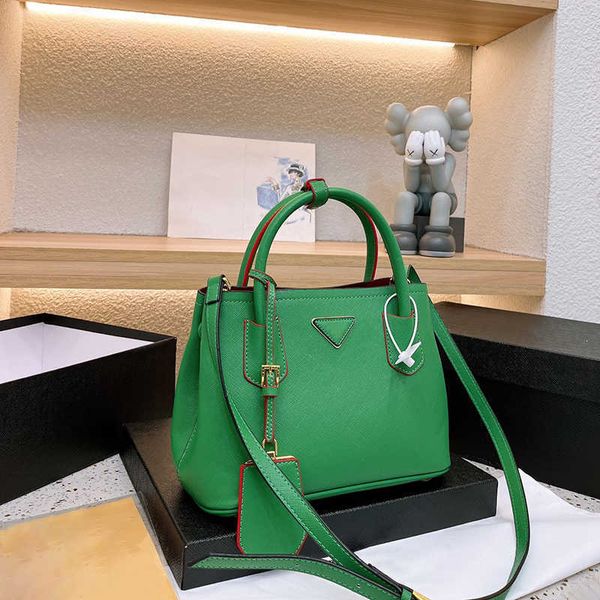 luxury tote bag designer bag woman handbag travel bags fashion solid color shoulder crossbody purse women shopping leather totes wallet 2301
luxury tote bag designer bag woman handbag travel bags fashion solid color shoulder crossbody purse women shopping leather totes wallet 2301