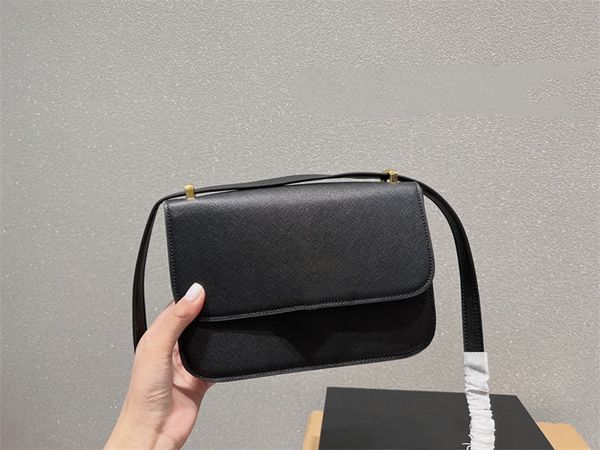 new fashion luxury shoulder bags designer woman cross body bag cute lady clutch purses small luxuries designers women flap purse women'
new fashion luxury shoulder bags designer woman cross body bag cute lady clutch purses small luxuries designers women flap purse women'