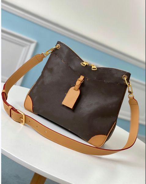 2023 designer bags cannes handbags women classic shoulder purse lock clasp leather bucket totes crossbody fashion lady leather cylindrical m
2023 designer bags cannes handbags women classic shoulder purse lock clasp leather bucket totes crossbody fashion lady leather cylindrical m