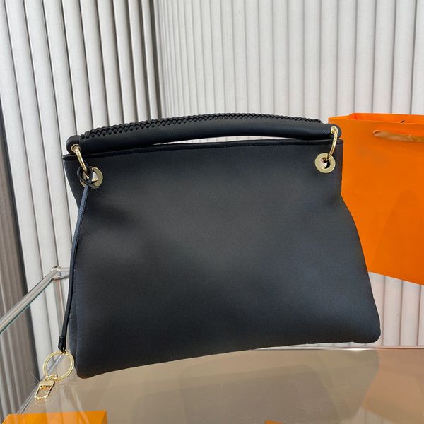 classic fashion designer bags leather messenger shopping bag cross body lady embossing shoulder bag handbags women's crossbody evening
classic fashion designer bags leather messenger shopping bag cross body lady embossing shoulder bag handbags women's crossbody evening