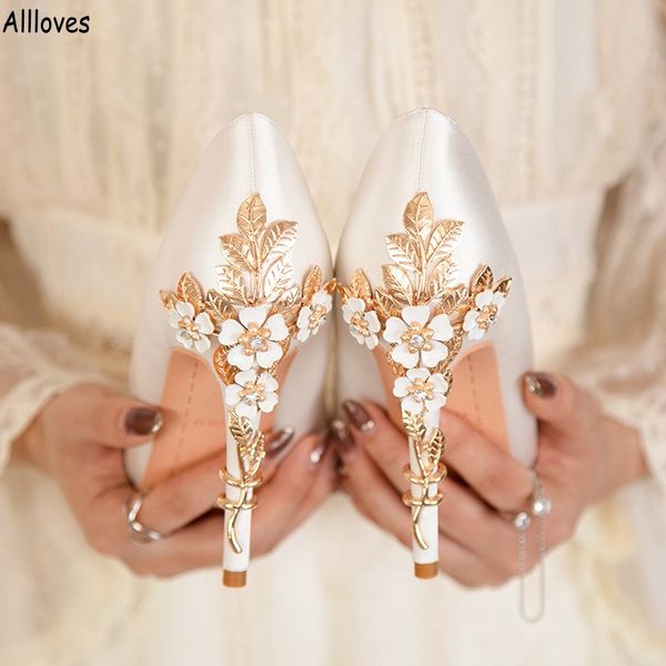 fashion metal carved wedding shoes for bride high heels pointed toe light sky blue women heel shoes elegant satin stiletto ladies dress pump, Black
fashion metal carved wedding shoes for bride high heels pointed toe light sky blue women heel shoes elegant satin stiletto ladies dress pump, Black
