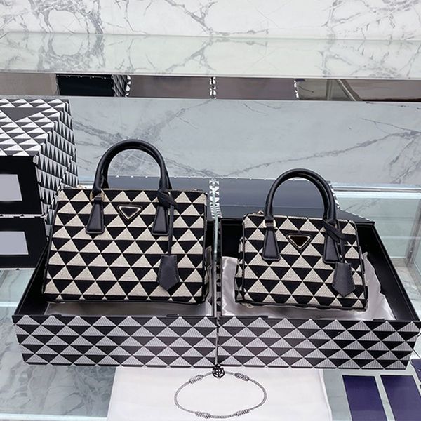 triangle embroidered fabric bag women tote bags contrast color crossbody bags detachable adjustable leather shoulder strap removable keychai
triangle embroidered fabric bag women tote bags contrast color crossbody bags detachable adjustable leather shoulder strap removable keychai