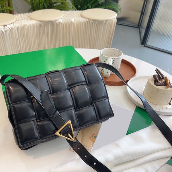 woven plaid leathers shoulders bags designer lady handbags multicolor padded square flap pillow bags women cross body totes messenger purse
woven plaid leathers shoulders bags designer lady handbags multicolor padded square flap pillow bags women cross body totes messenger purse