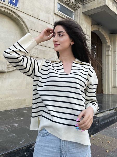 women's sweaters ladies brand autumn winter striped loose warm soft pullover casual knitted jumper chic female 230118, White;black
women's sweaters ladies brand autumn winter striped loose warm soft pullover casual knitted jumper chic female 230118, White;black